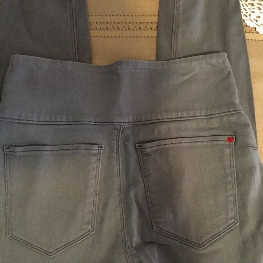 SPANX GUNMETAL DENIM LEGGING/ SIDE ZIPPER/ NWT / SIZE SP 2-4 / LENGTH 29” - Picture 2 of 4